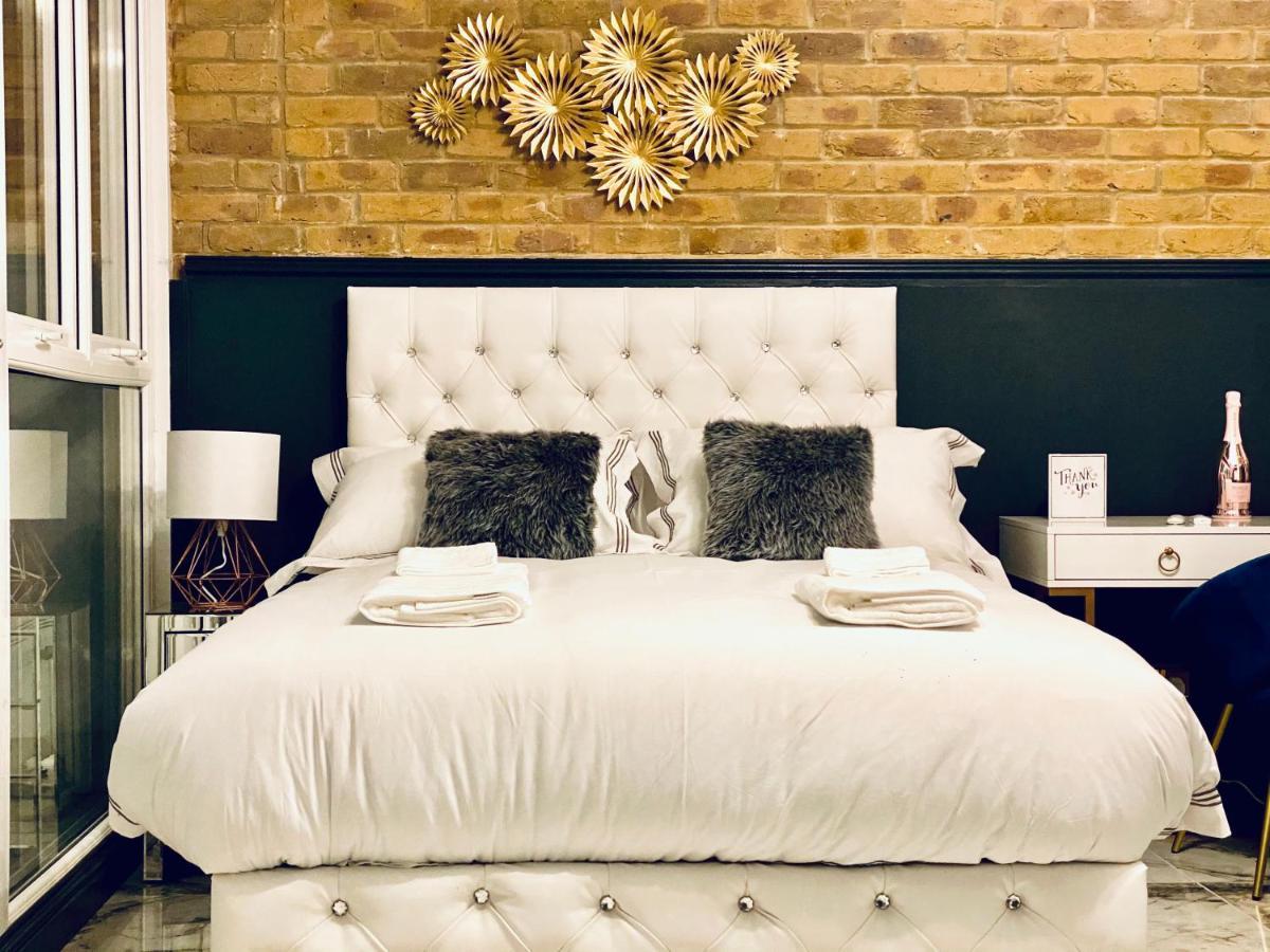 Duke And Duchess Apartments And Rooms - Private In Room Hot Tub Suites Лондон Екстер'єр фото