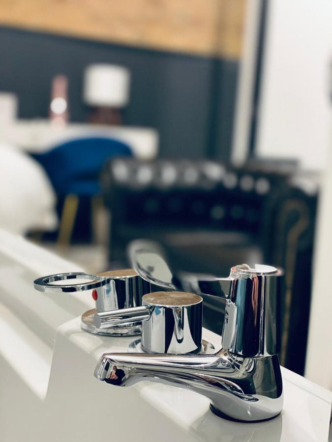 Duke And Duchess Apartments And Rooms - Private In Room Hot Tub Suites Лондон Екстер'єр фото