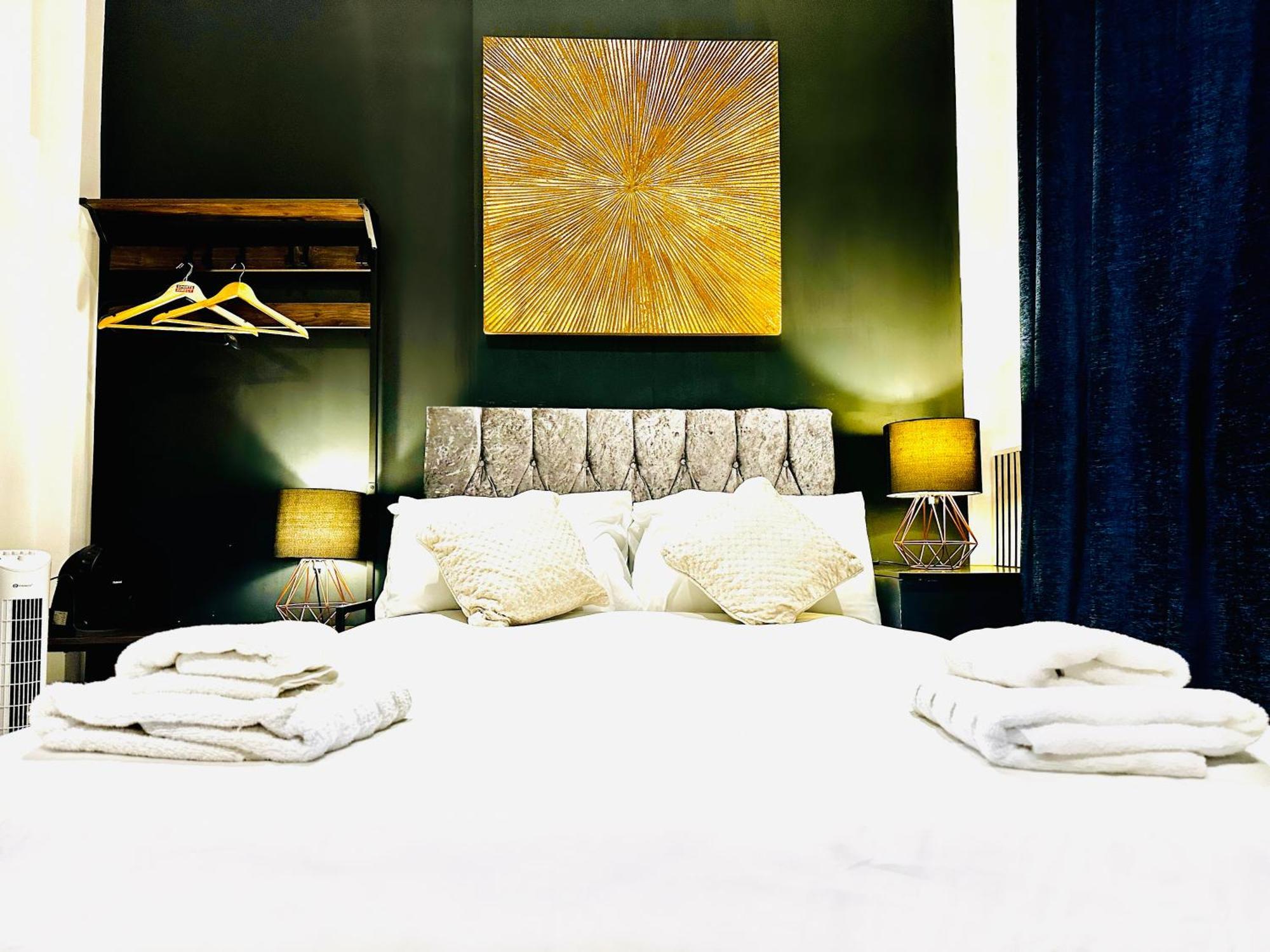 Duke And Duchess Apartments And Rooms - Private In Room Hot Tub Suites Лондон Екстер'єр фото
